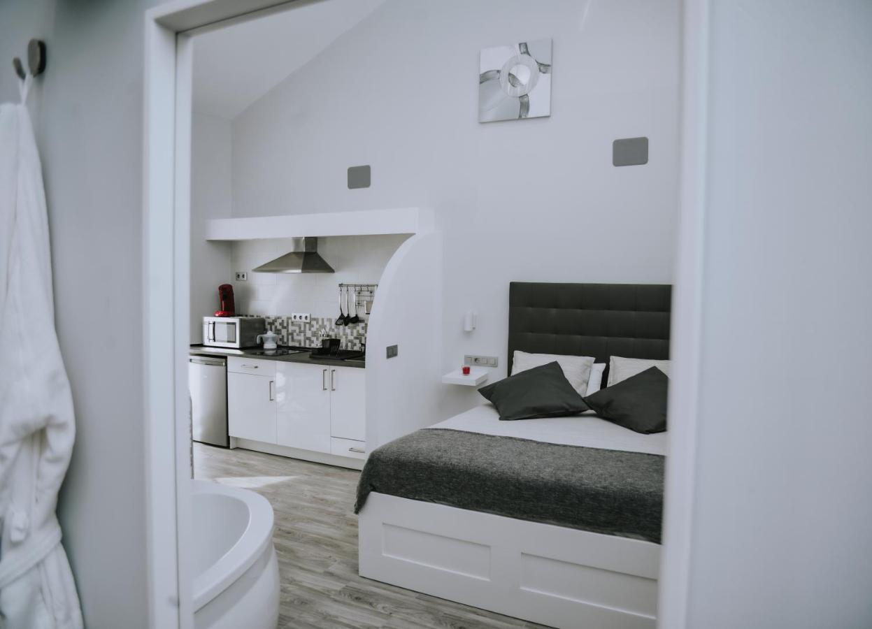 Eres Emerita "Apartamentos & Suites" Merida Exterior foto